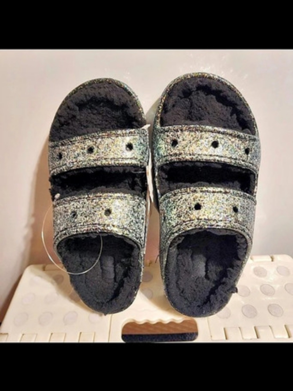 Sz Women's 6 Crocs Classic Cozzzy Glitter Fleece Lined Slides Sandals